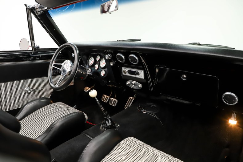 Chevrolet-Camaro-1967-Indy-Red-Black-12