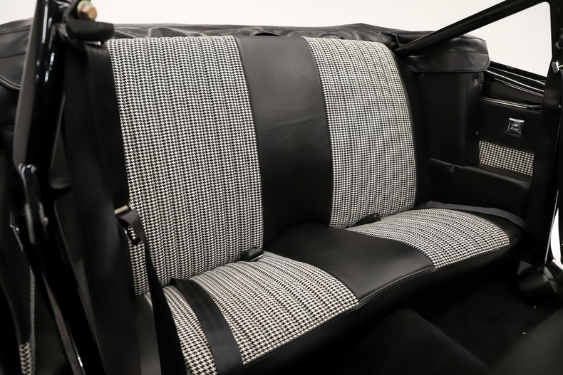 Chevrolet-Camaro-1967-Indy-Red-Black-14