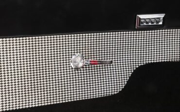 Chevrolet-Camaro-1967-Indy-Red-Black-23