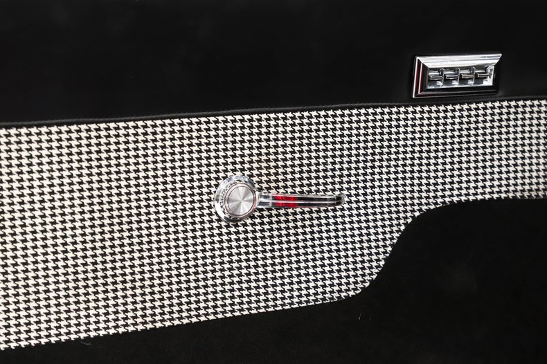 Chevrolet-Camaro-1967-Indy-Red-Black-23