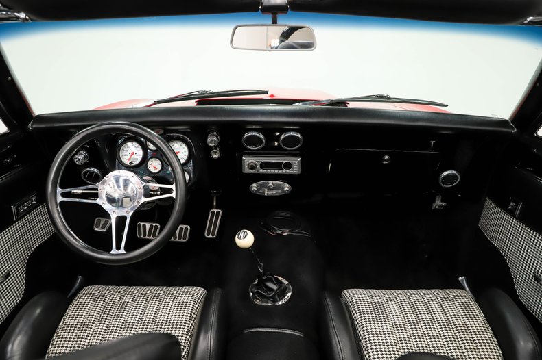 Chevrolet-Camaro-1967-Indy-Red-Black-34