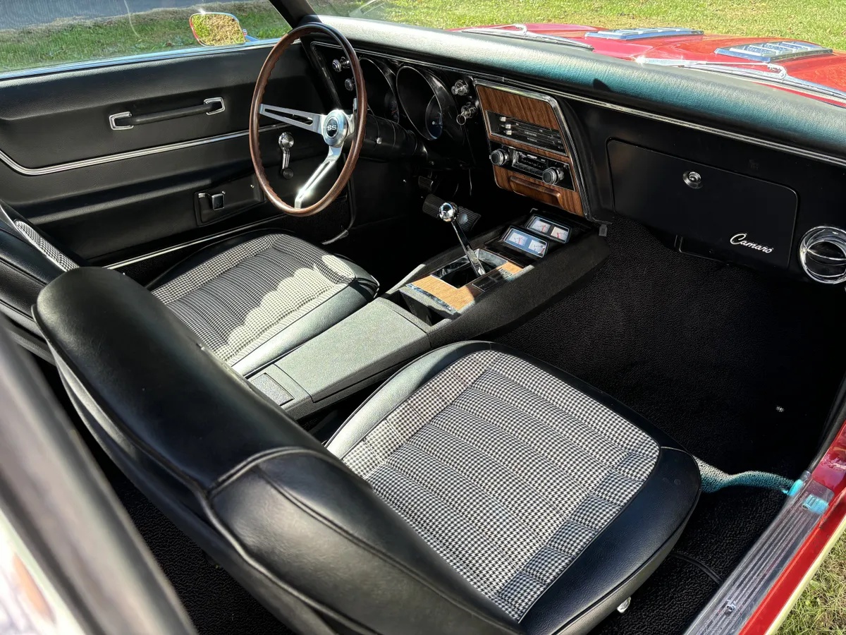 Chevrolet-Camaro-1968-1