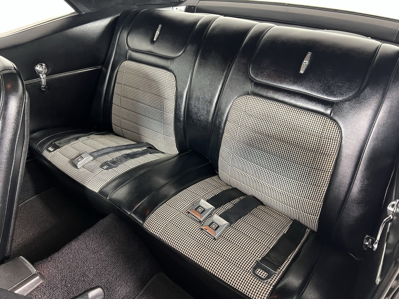 Chevrolet-Camaro-1968-Coupe-12