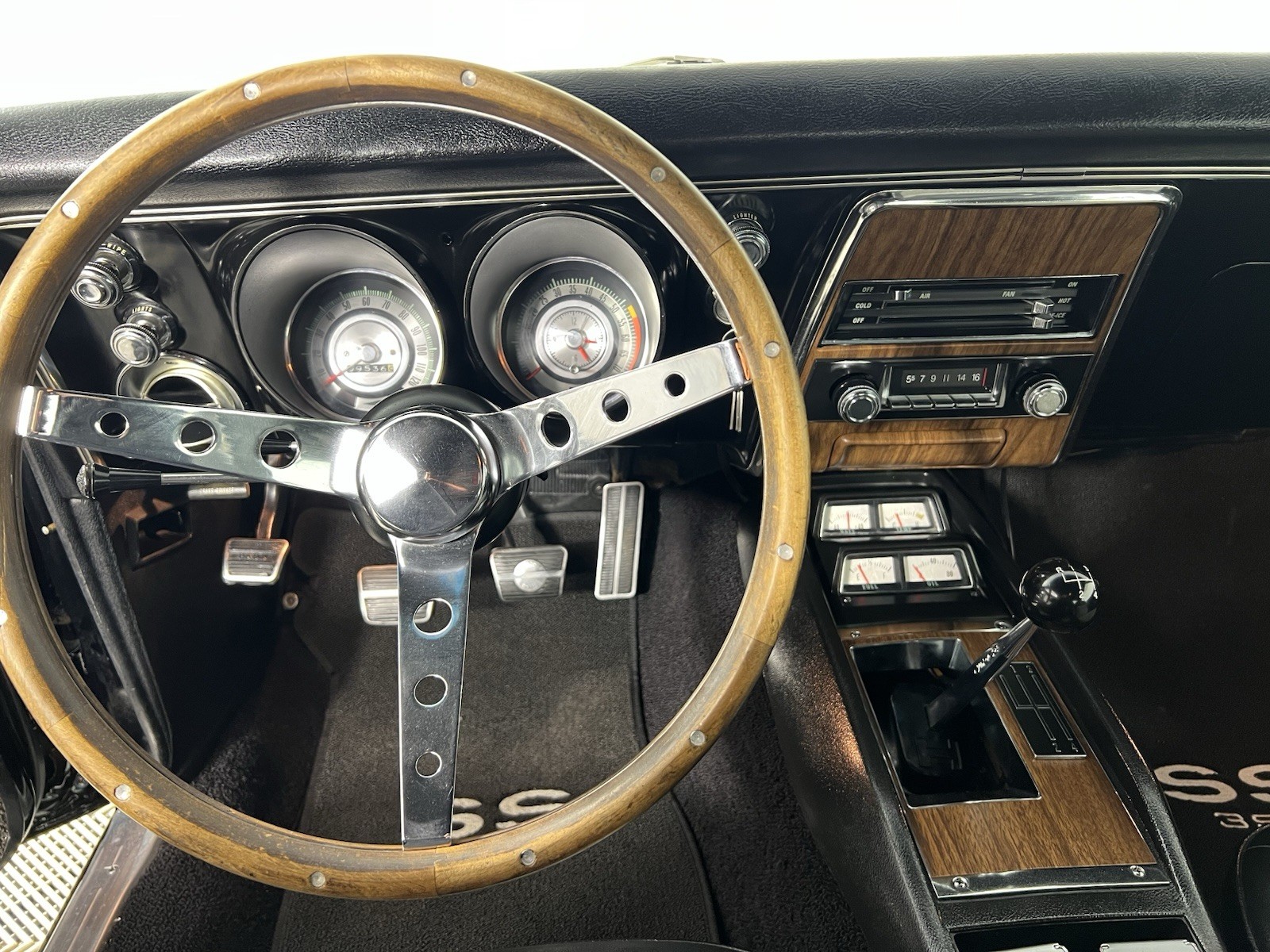 Chevrolet-Camaro-1968-Coupe-15