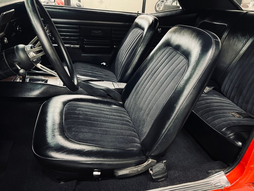 Chevrolet-Camaro-1968-Coupe-16