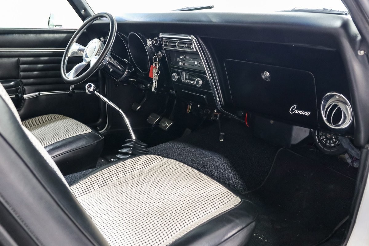 Chevrolet-Camaro-1968-Coupe-22