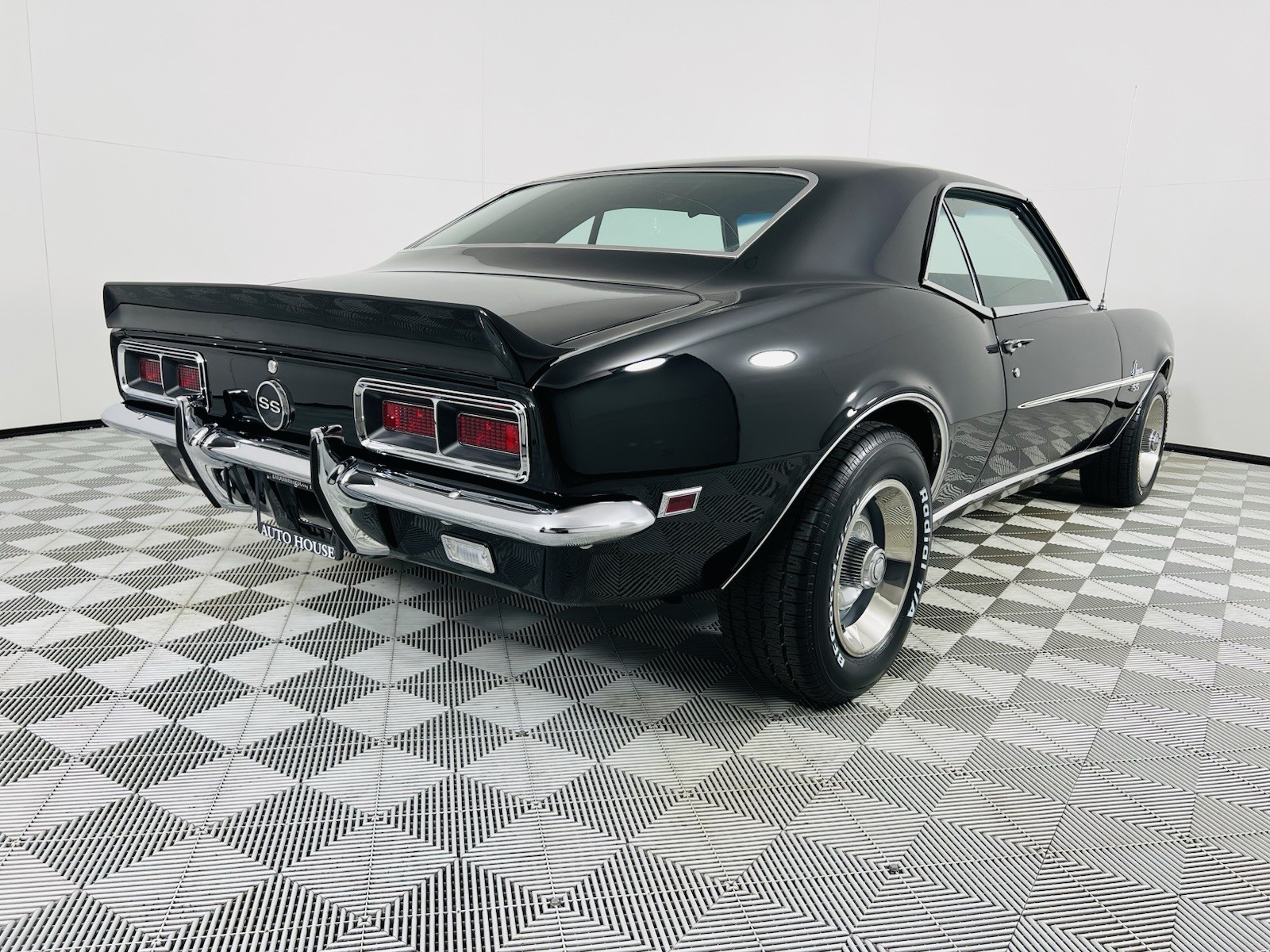 Chevrolet-Camaro-1968-Coupe-4