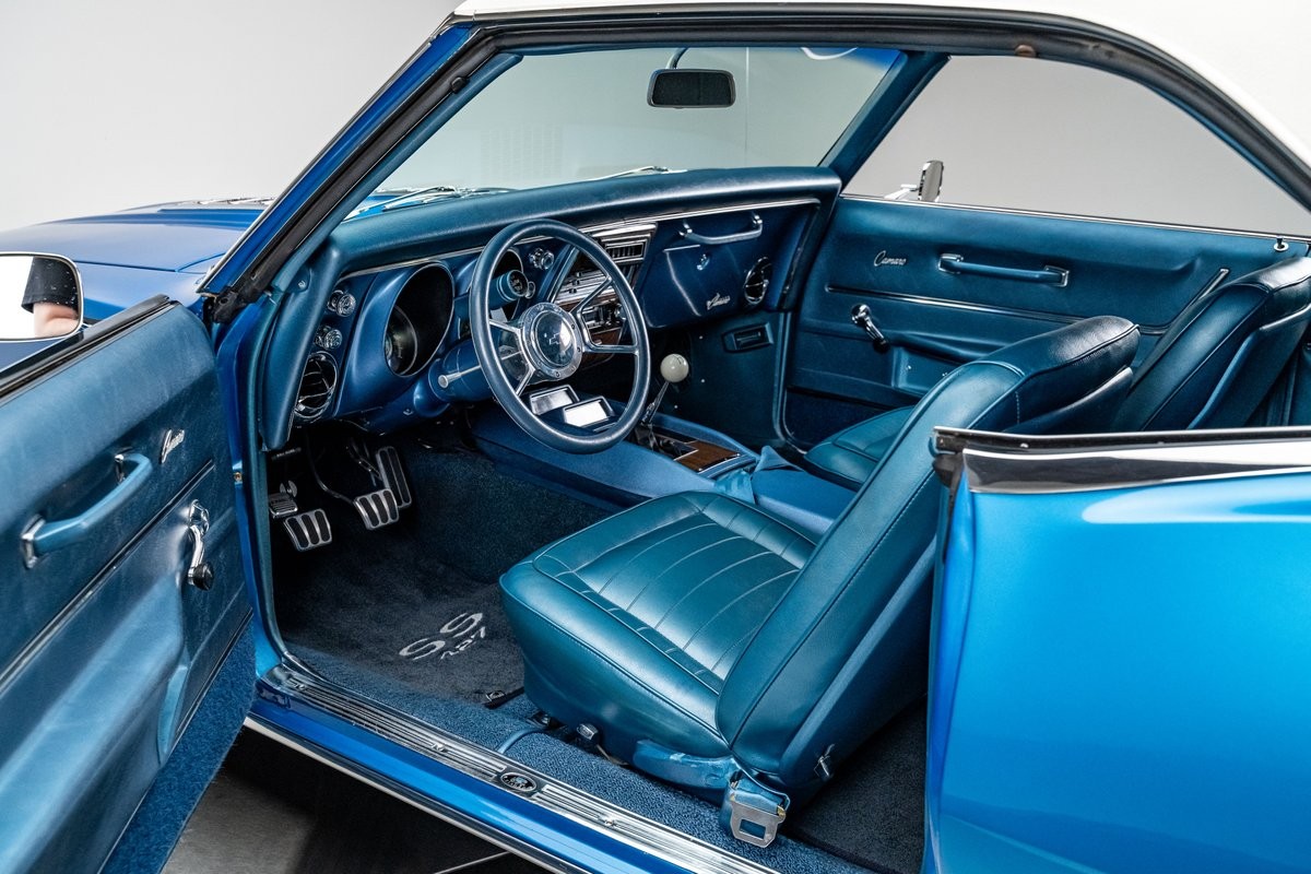 Chevrolet-Camaro-1968-Hardtop-2