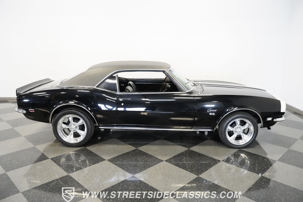 Chevrolet-Camaro-1968-Hardtop-32