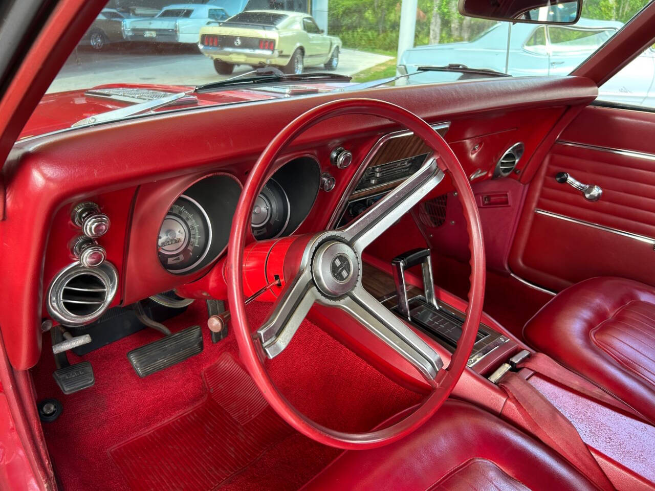 Chevrolet-Camaro-1968-Hatchback-23
