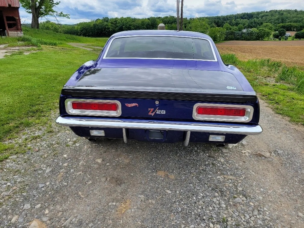 Chevrolet-Camaro-1968-Kandy-Blue-Black-W-10