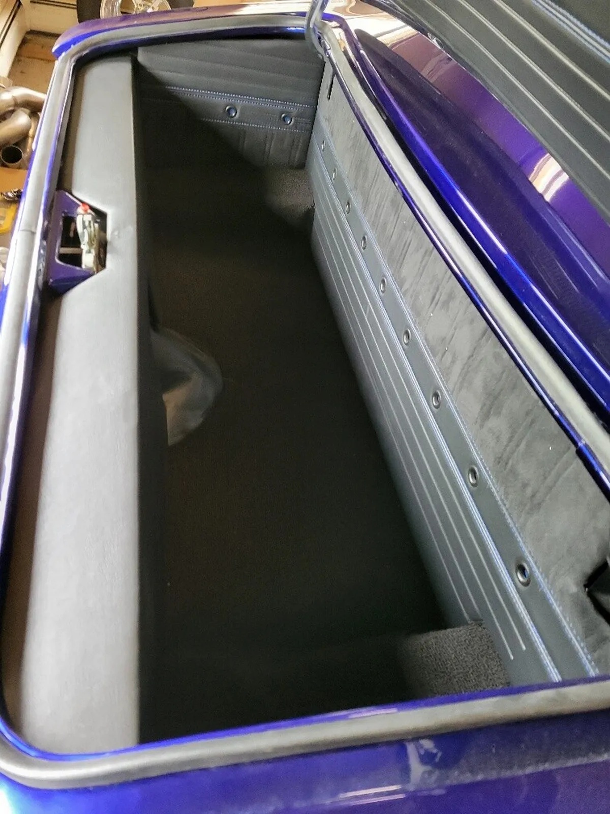 Chevrolet-Camaro-1968-Kandy-Blue-Black-W-15