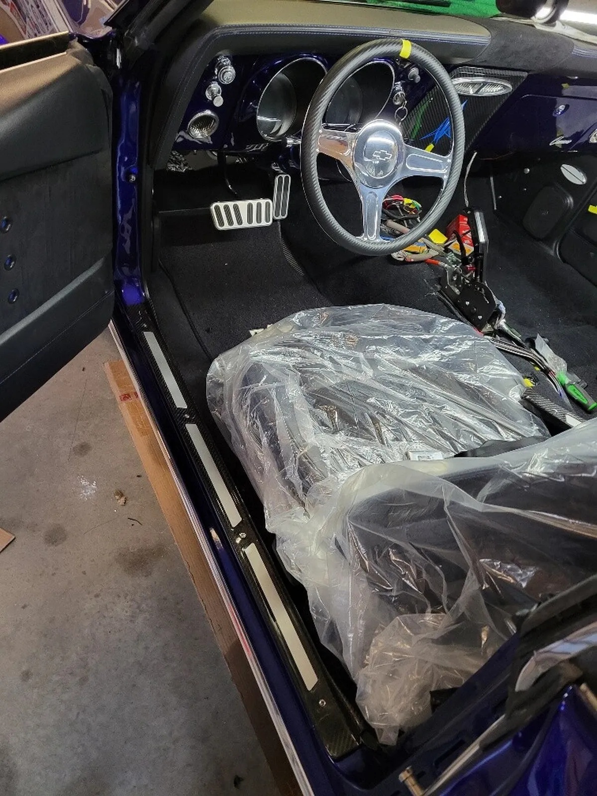 Chevrolet-Camaro-1968-Kandy-Blue-Black-W-16