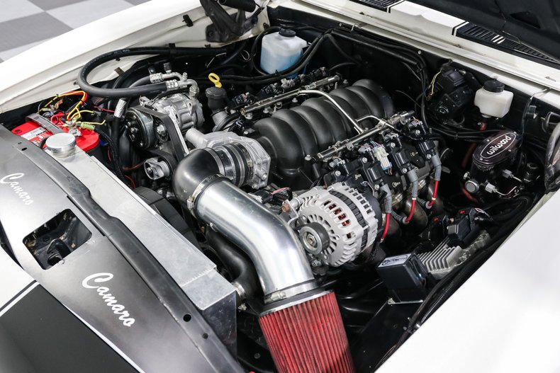 Chevrolet-Camaro-1968-White-Black-ampamp-White-Ho-20