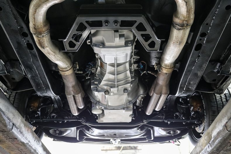 Chevrolet-Camaro-1968-White-Black-ampamp-White-Ho-3