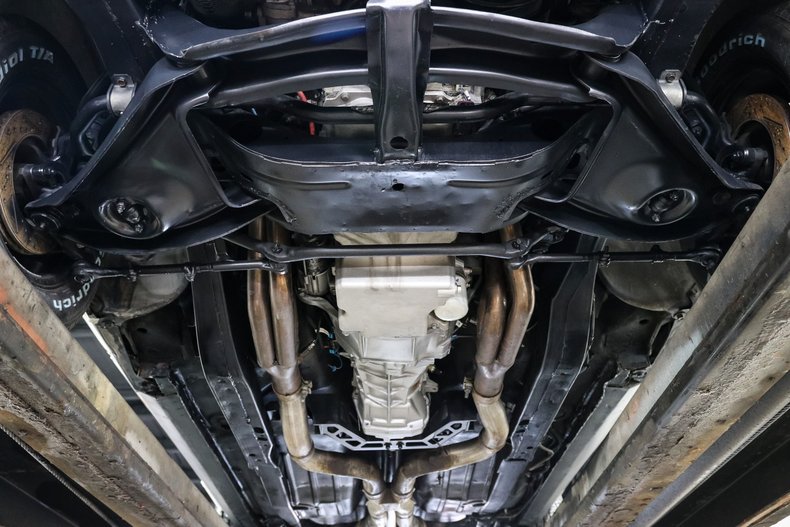 Chevrolet-Camaro-1968-White-Black-ampamp-White-Ho-4