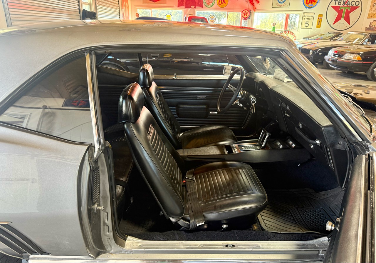 Chevrolet-Camaro-1969-American-Muscle-Car-17