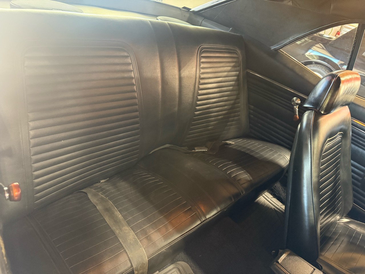 Chevrolet-Camaro-1969-American-Muscle-Car-23