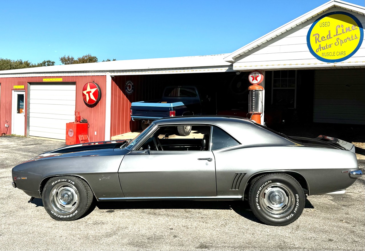 Chevrolet-Camaro-1969-American-Muscle-Car-8