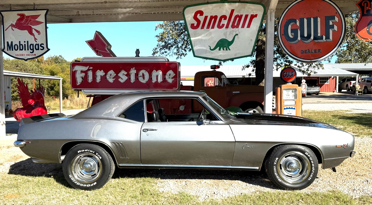 Chevrolet-Camaro-1969-American-Muscle-Car-9