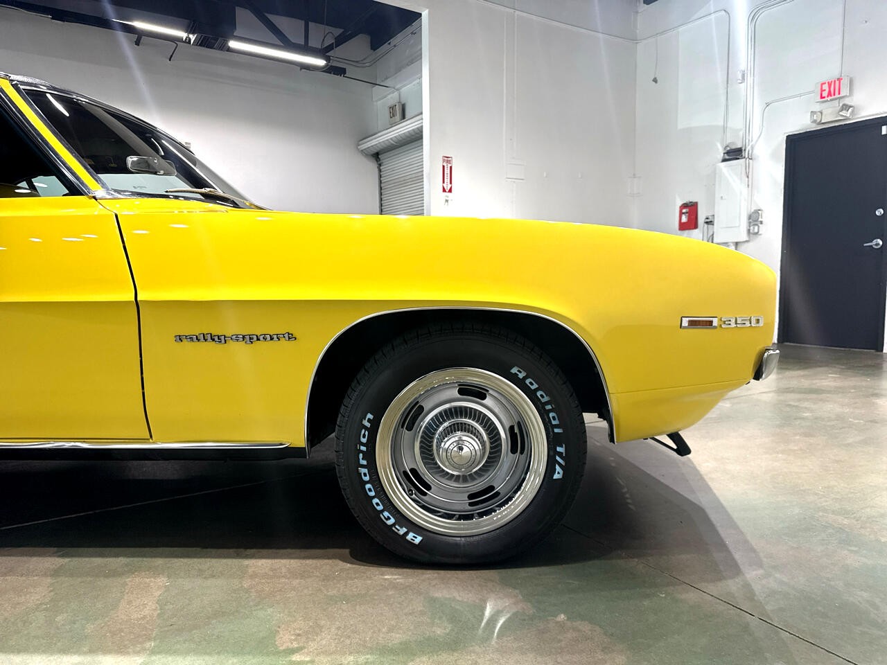 Chevrolet-Camaro-1969-Coupe-10