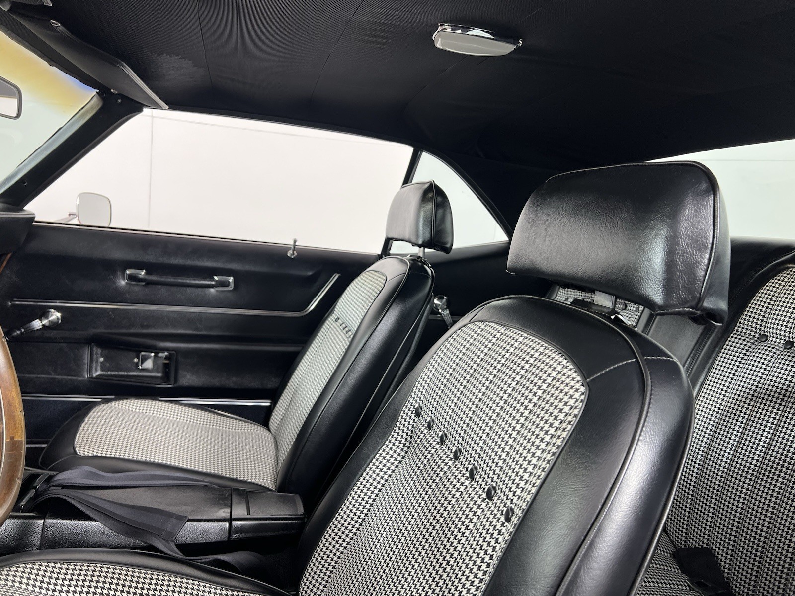 Chevrolet-Camaro-1969-Coupe-13