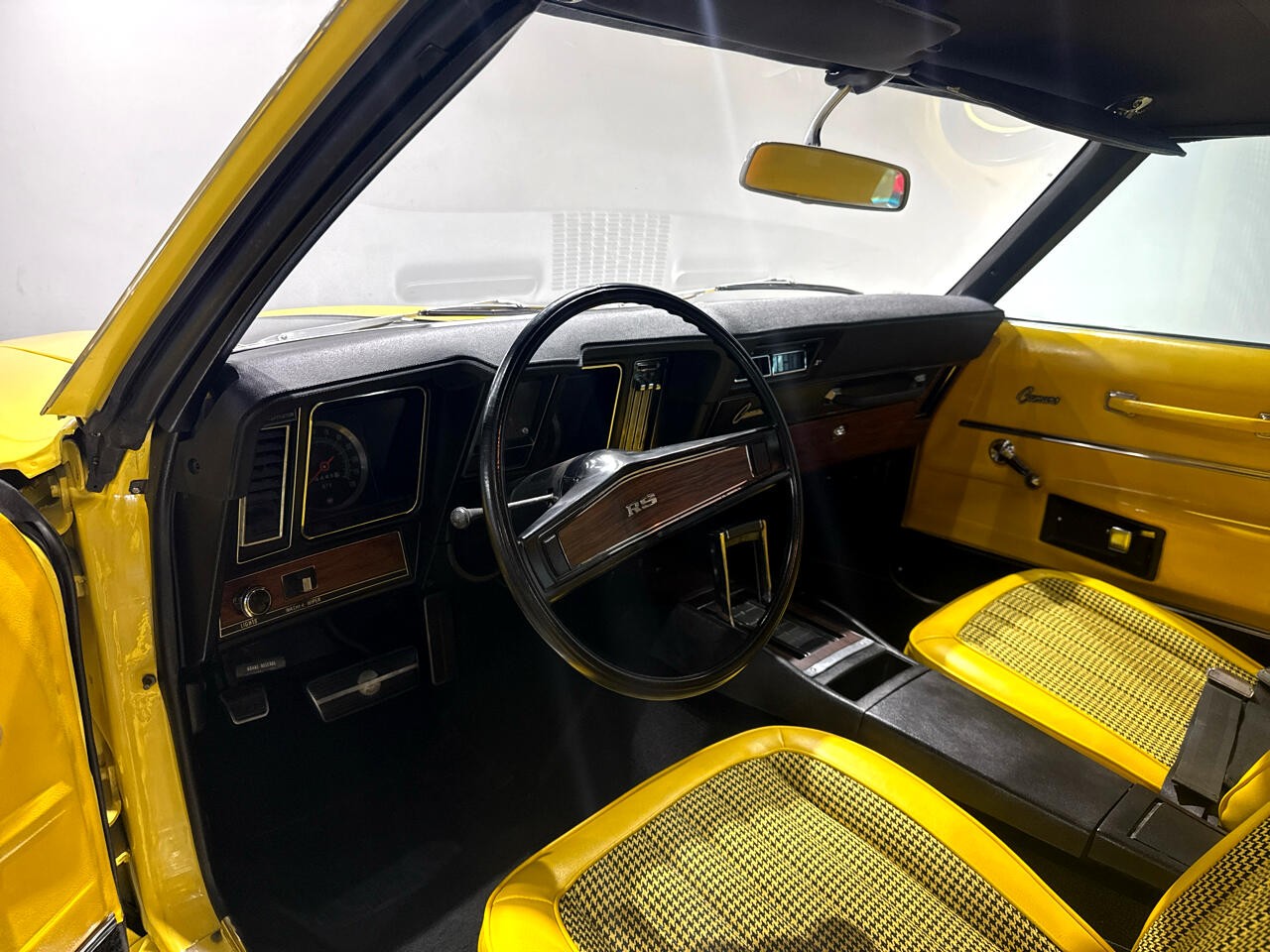 Chevrolet-Camaro-1969-Coupe-17