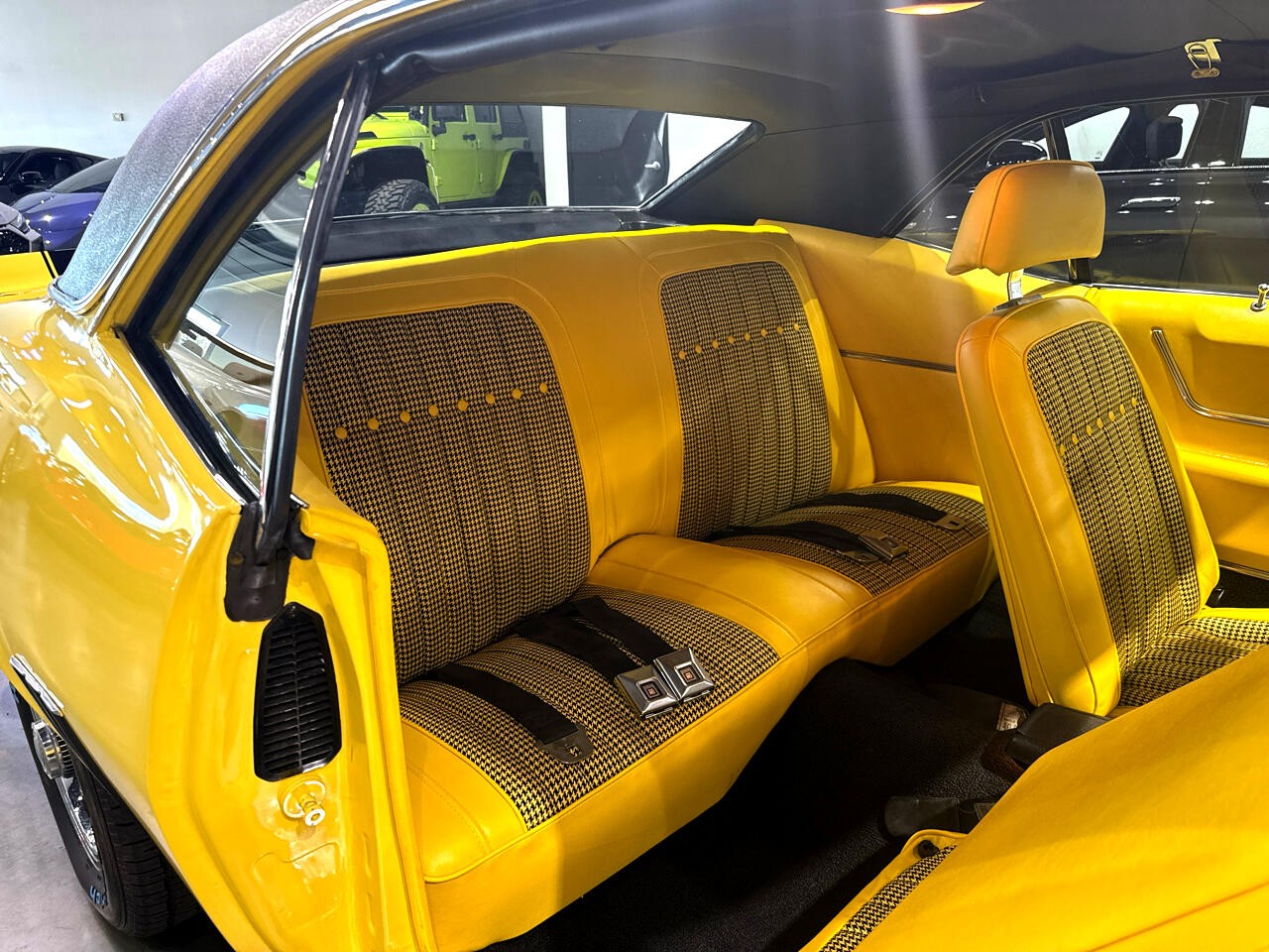 Chevrolet-Camaro-1969-Coupe-24