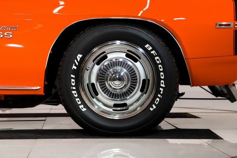 Chevrolet-Camaro-1969-Hugger-Orange-Black-Houndstooth-15