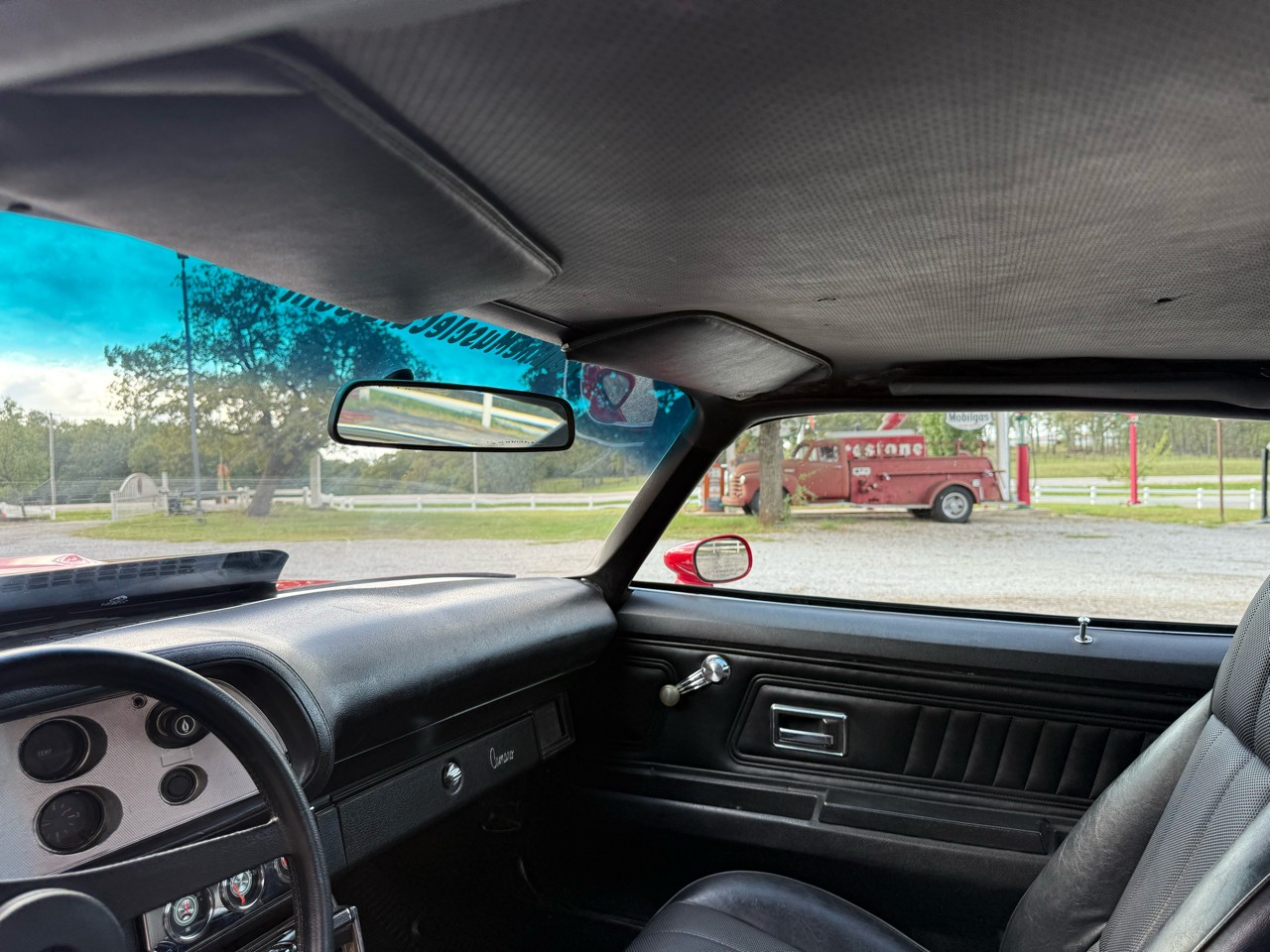 Chevrolet-Camaro-1973-American-Muscle-Car-32