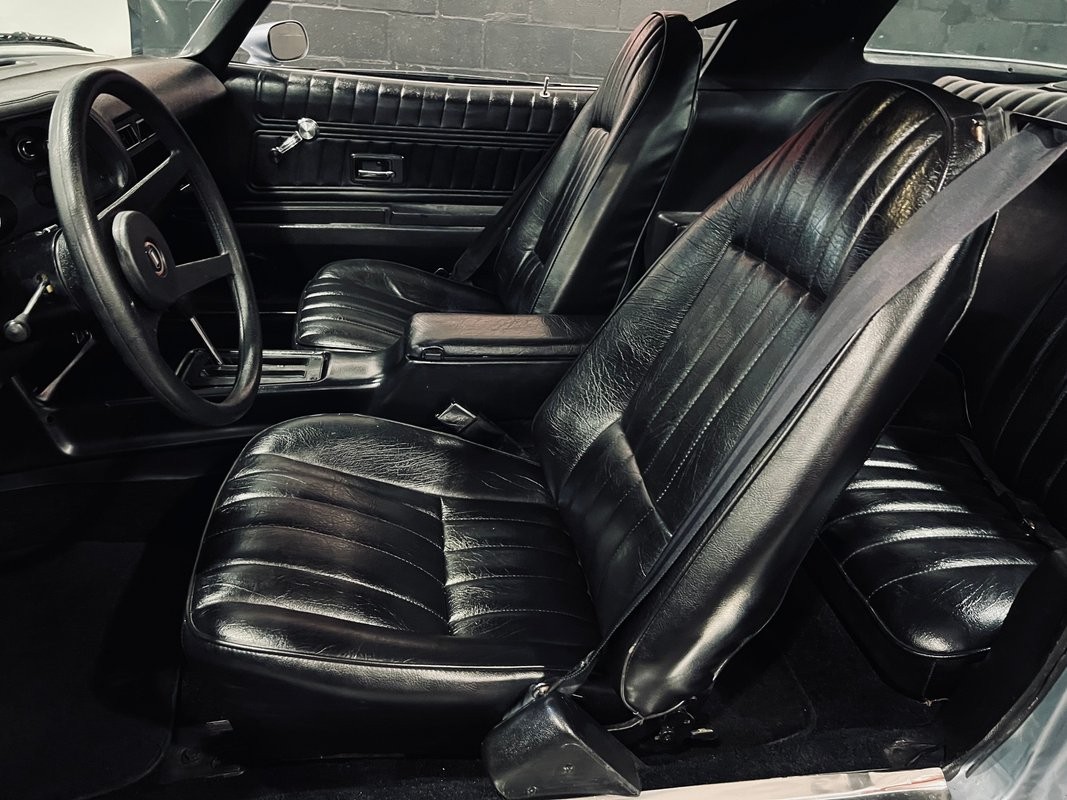 Chevrolet-Camaro-1976-Coupe-16