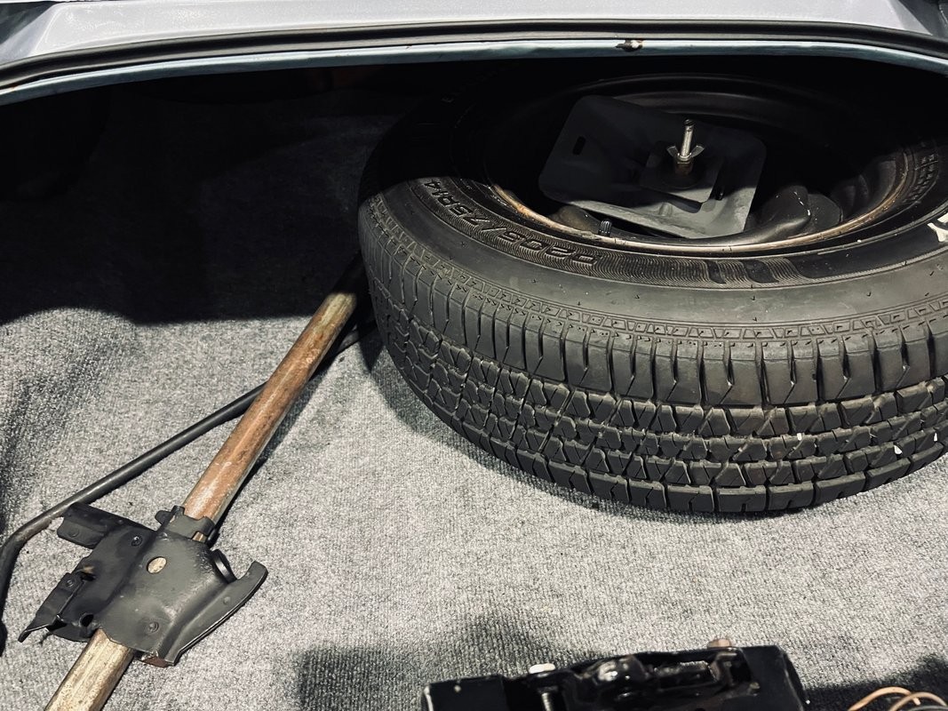 Chevrolet-Camaro-1976-Coupe-25