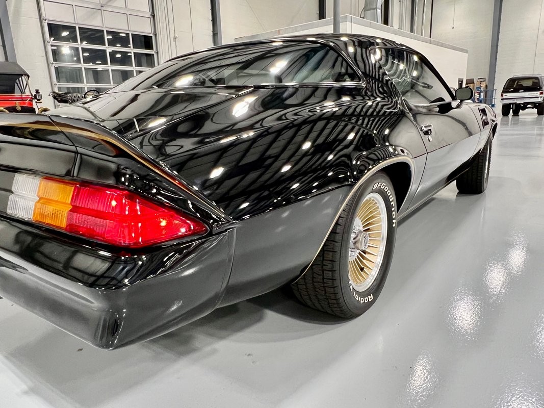 Chevrolet-Camaro-1978-Coupe-13