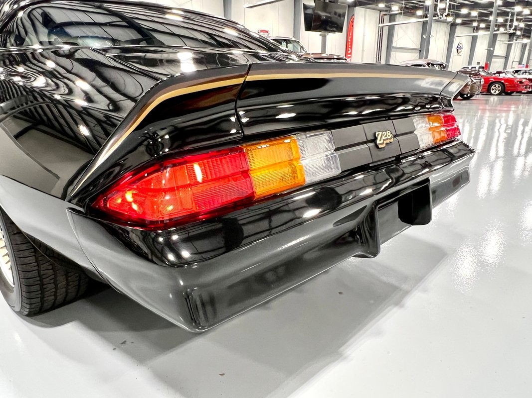 Chevrolet-Camaro-1978-Coupe-17