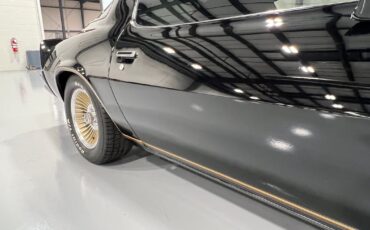 Chevrolet-Camaro-1978-Coupe-24