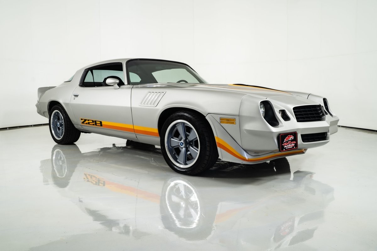 Chevrolet-Camaro-1979-Coupe-11