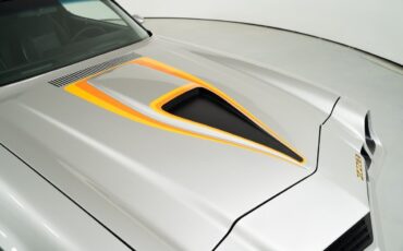 Chevrolet-Camaro-1979-Coupe-12