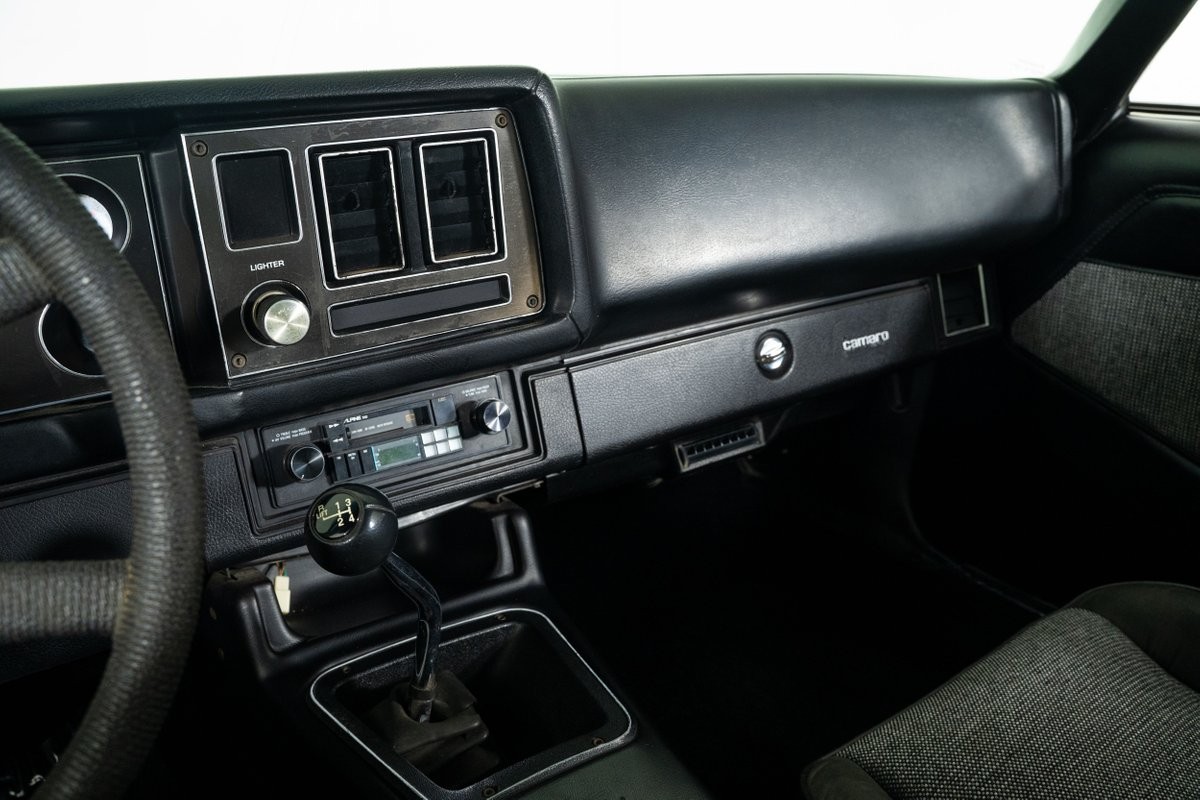 Chevrolet-Camaro-1979-Coupe-24