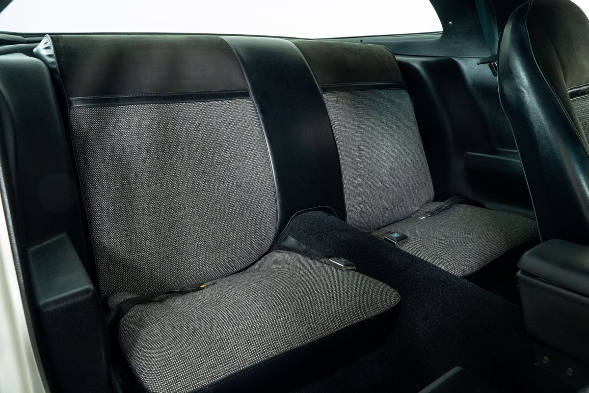 Chevrolet-Camaro-1979-Coupe-35