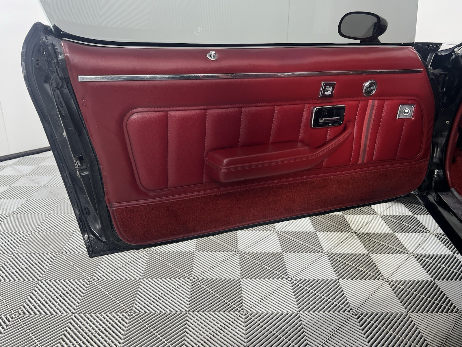 Chevrolet-Camaro-1980-Coupe-11