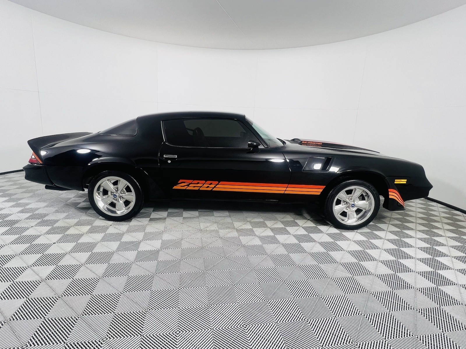 Chevrolet-Camaro-1980-Coupe-2