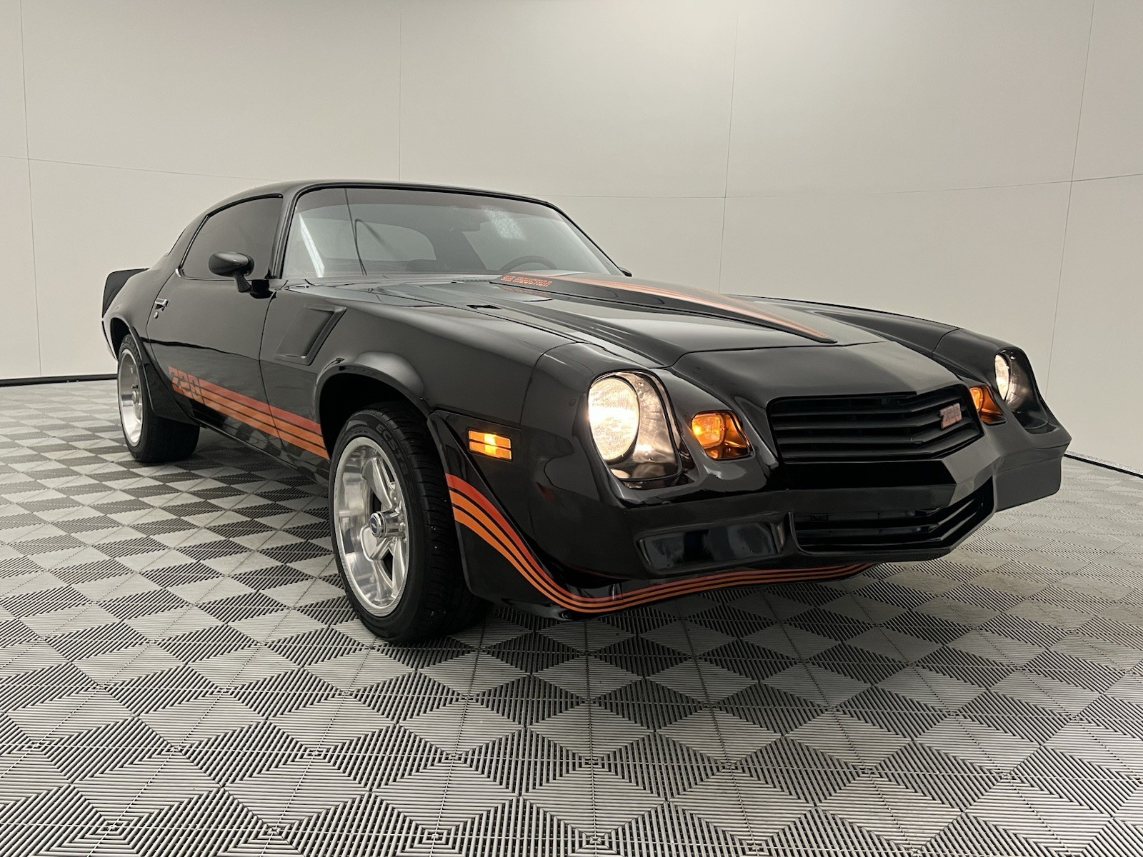Chevrolet-Camaro-1980-Coupe-23