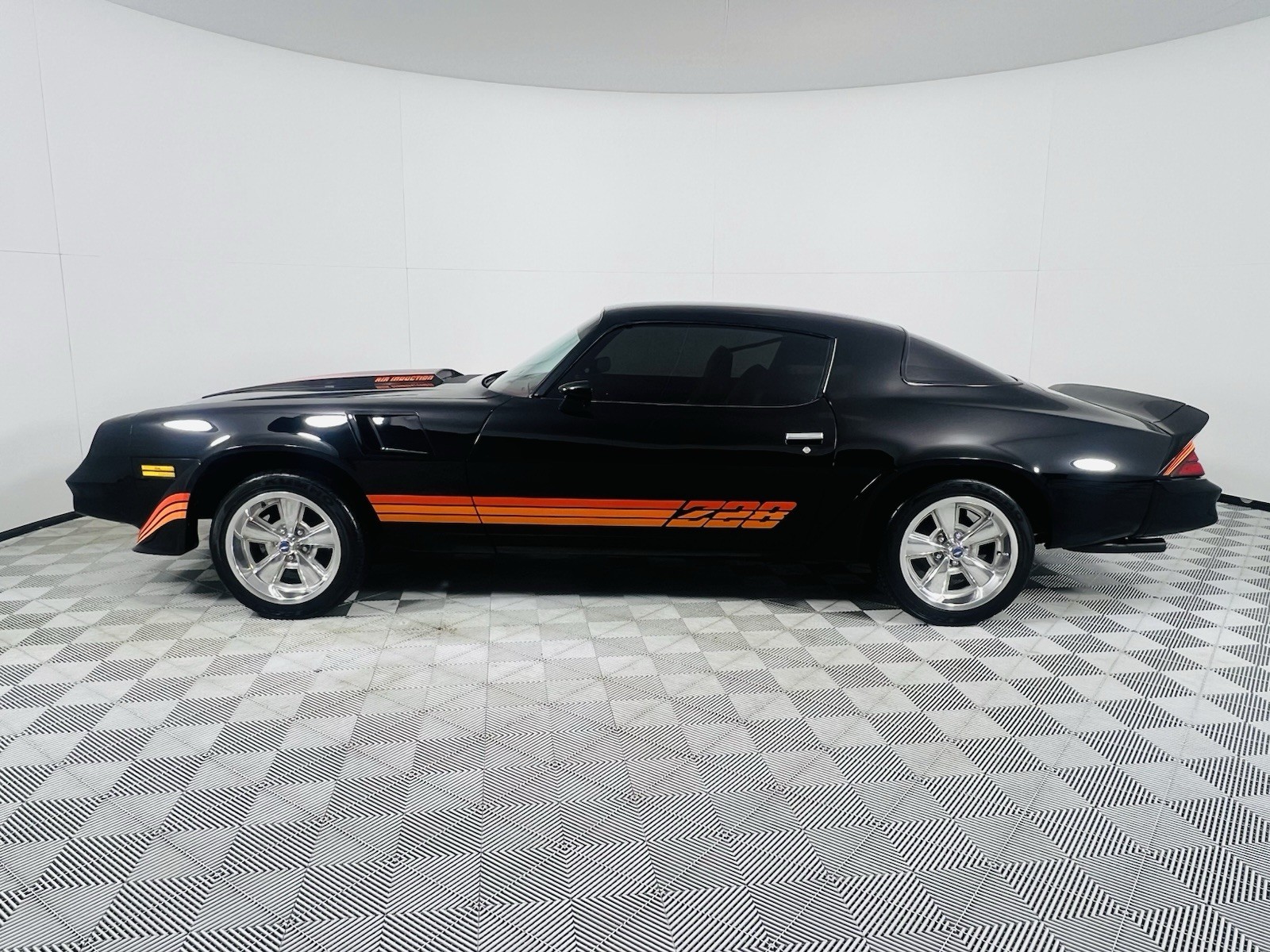 Chevrolet-Camaro-1980-Coupe-7