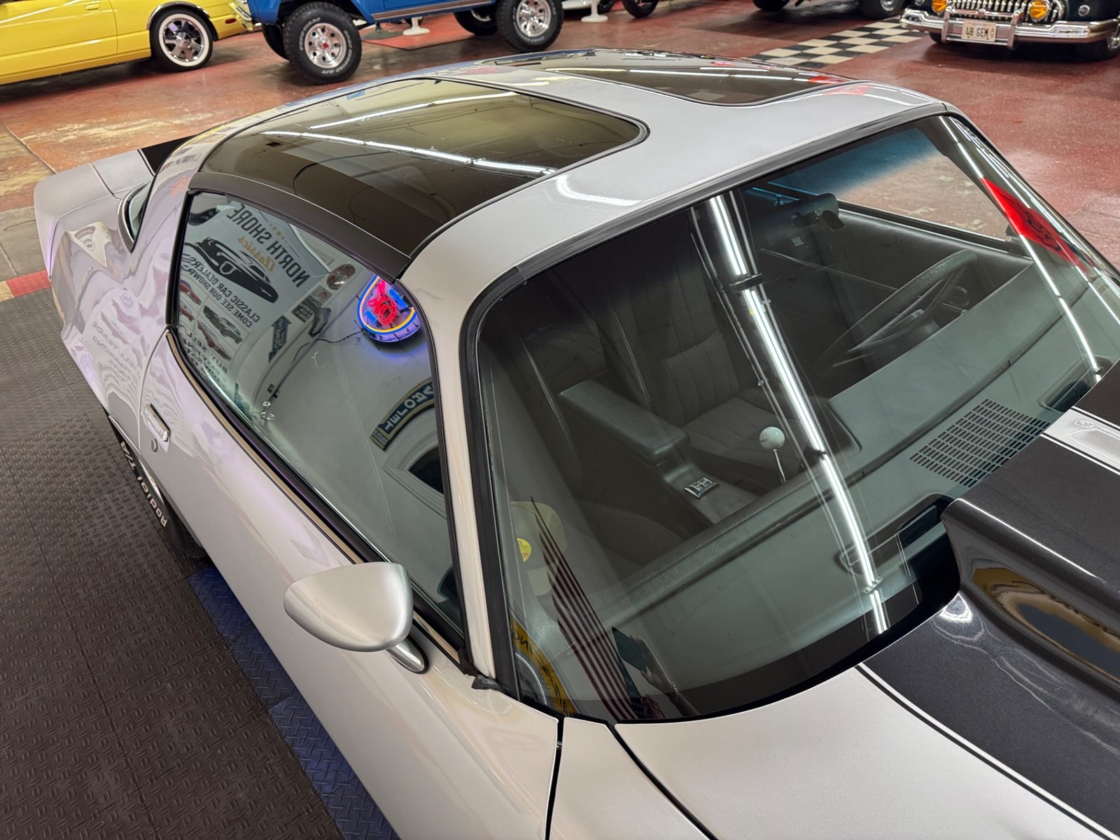 Chevrolet-Camaro-1981-Coupe-14