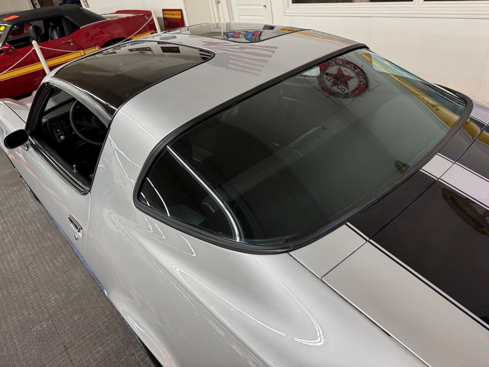 Chevrolet-Camaro-1981-Coupe-18