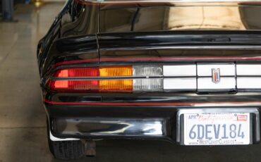 Chevrolet-Camaro-1981-Coupe-18