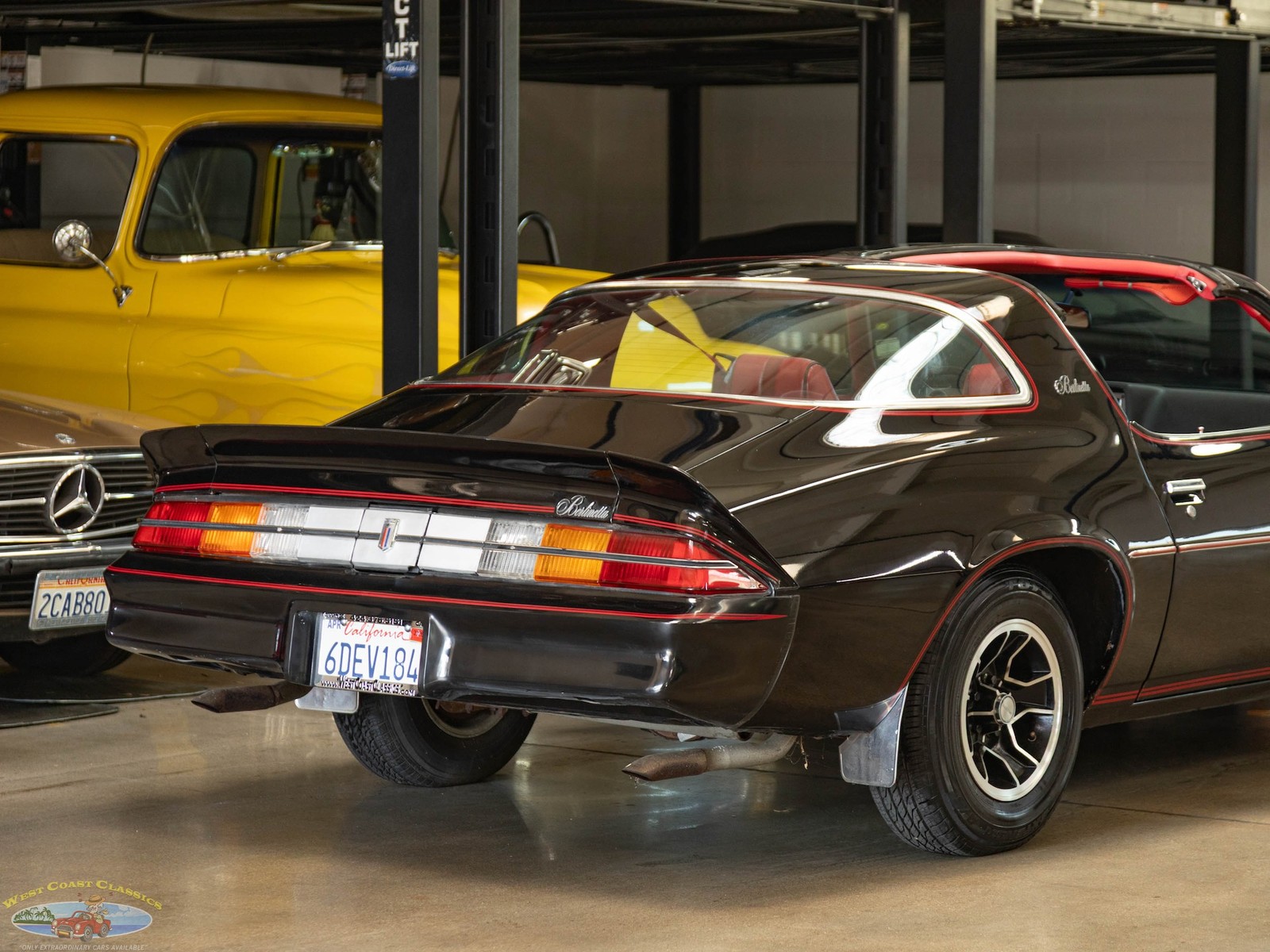 Chevrolet-Camaro-1981-Coupe-25