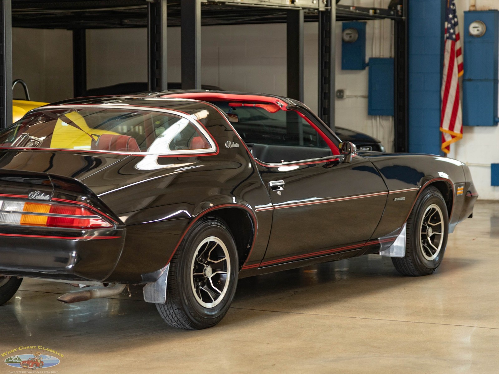 Chevrolet-Camaro-1981-Coupe-26