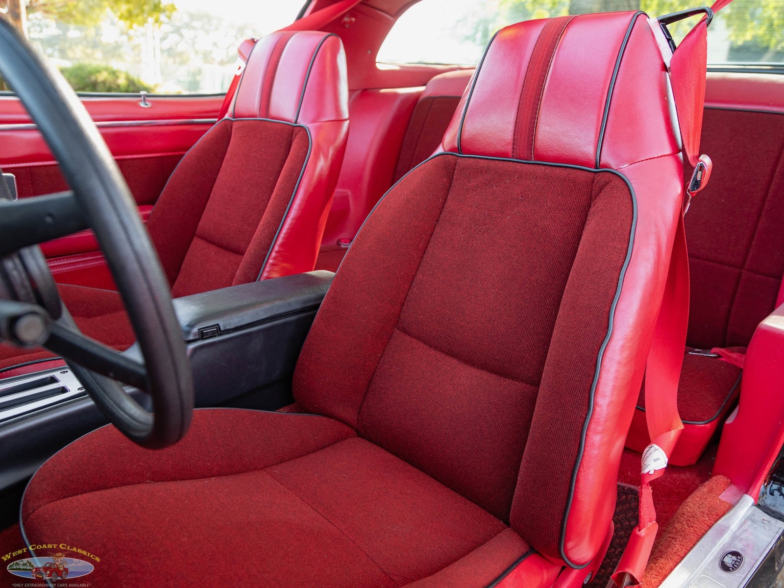 Chevrolet-Camaro-1981-Coupe-27