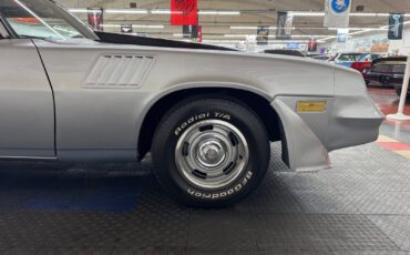 Chevrolet-Camaro-1981-Coupe-31